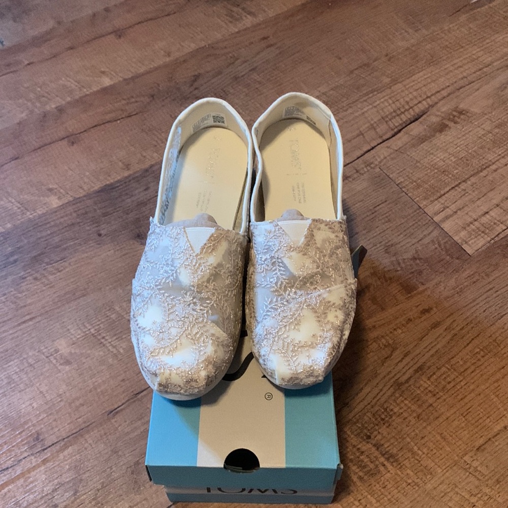 Size 8 Toms Alpargata